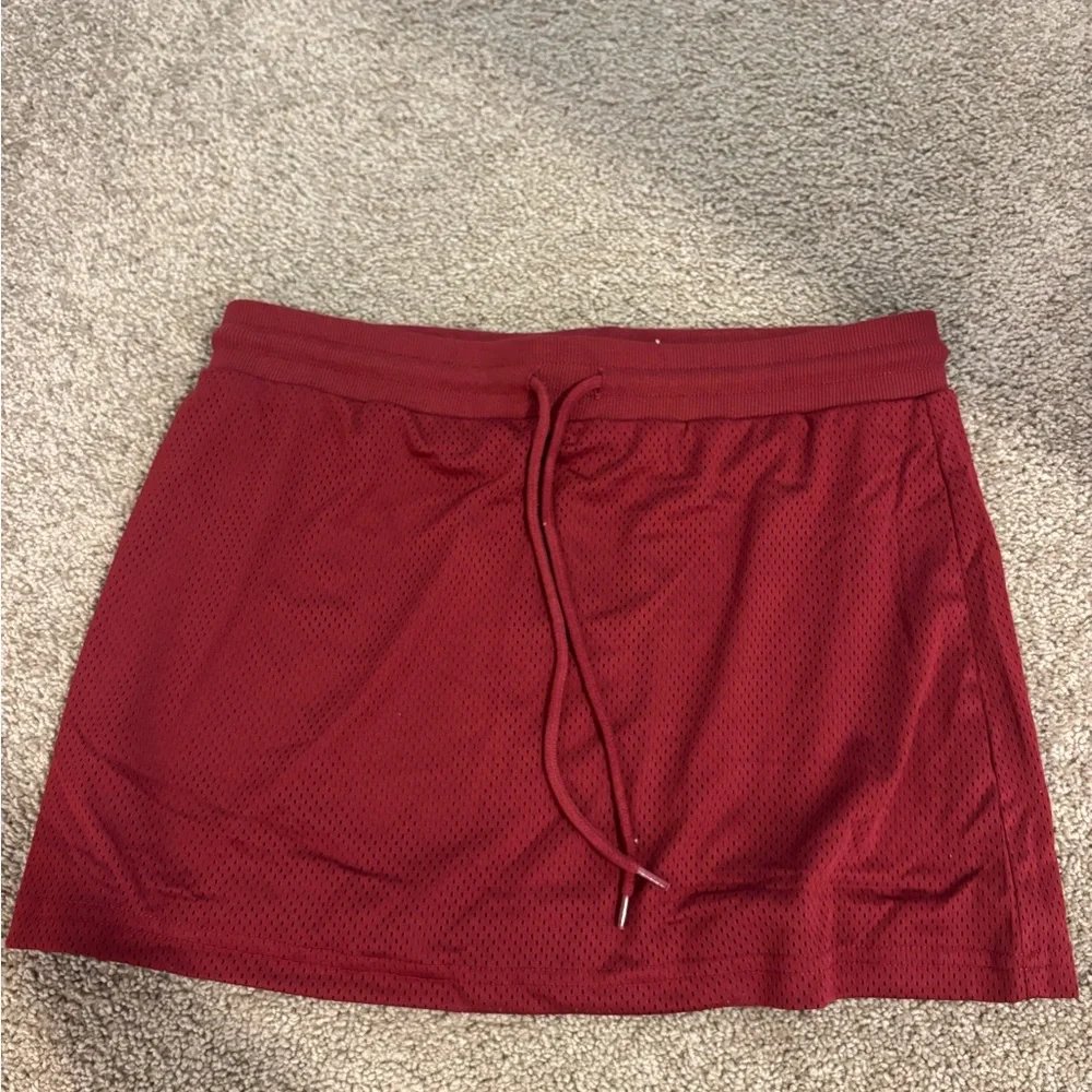 White Fox Boutique Burgundy Mini Skirt - Picture 1 of 2